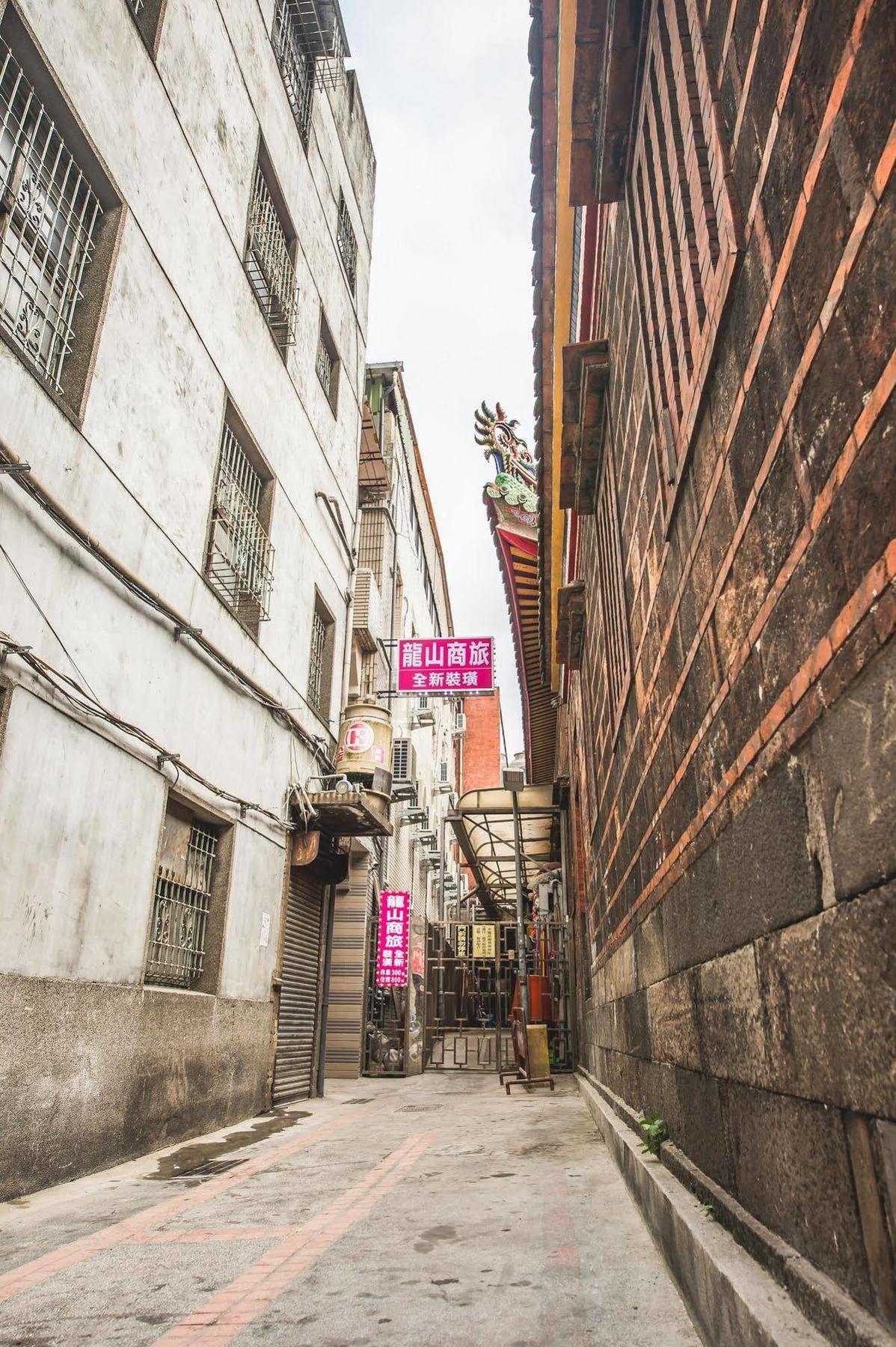 Longshan Inn ไทเป ภายนอก รูปภาพ